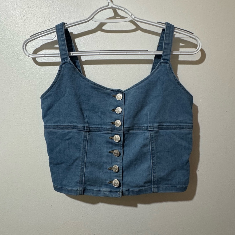 Forever 21 Denim Buttoned Crop Top